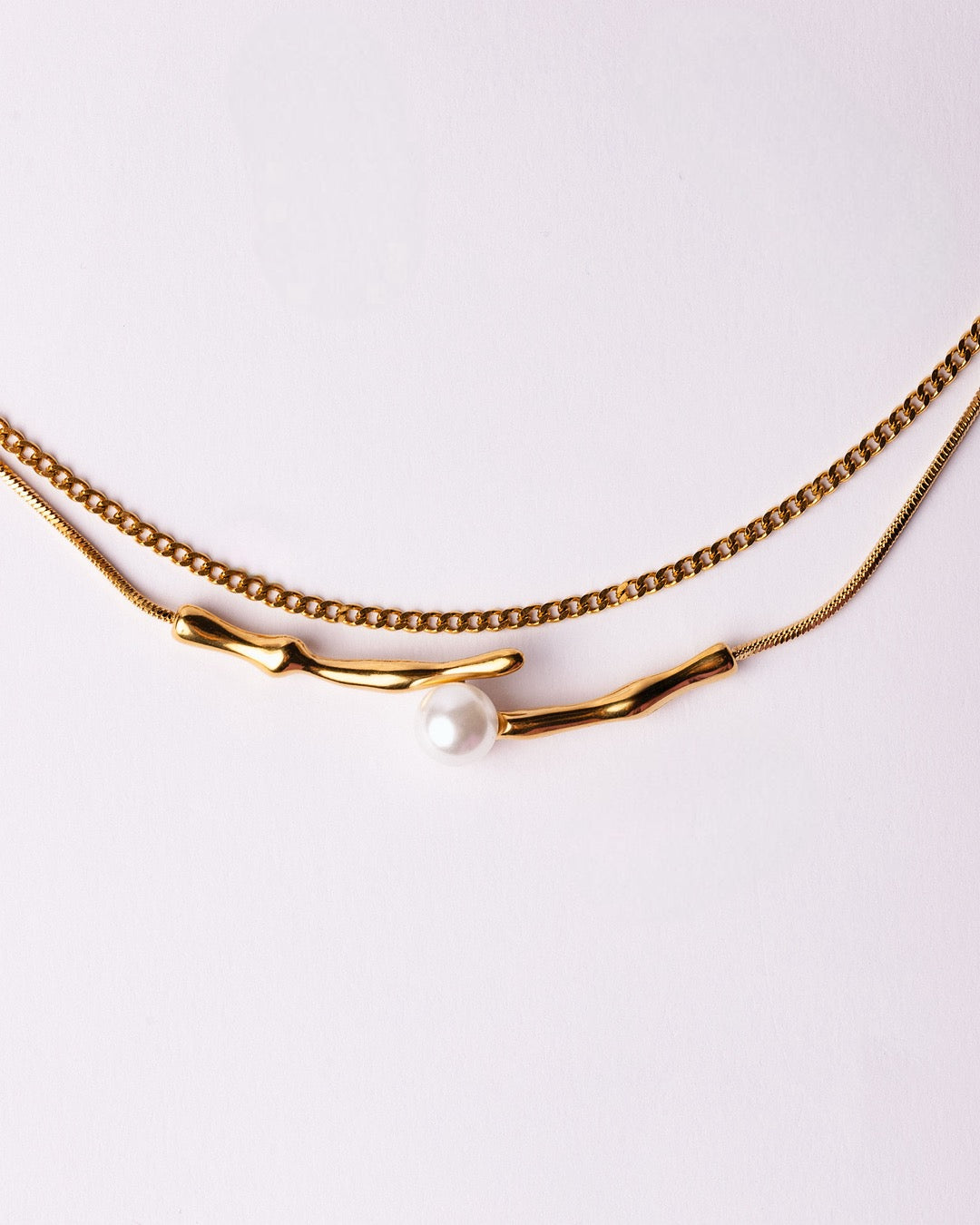 Collana Medema Atene Ramo di Luce in acciaio placcato oro 18k, doppia catena con ciondolo a rami e perla