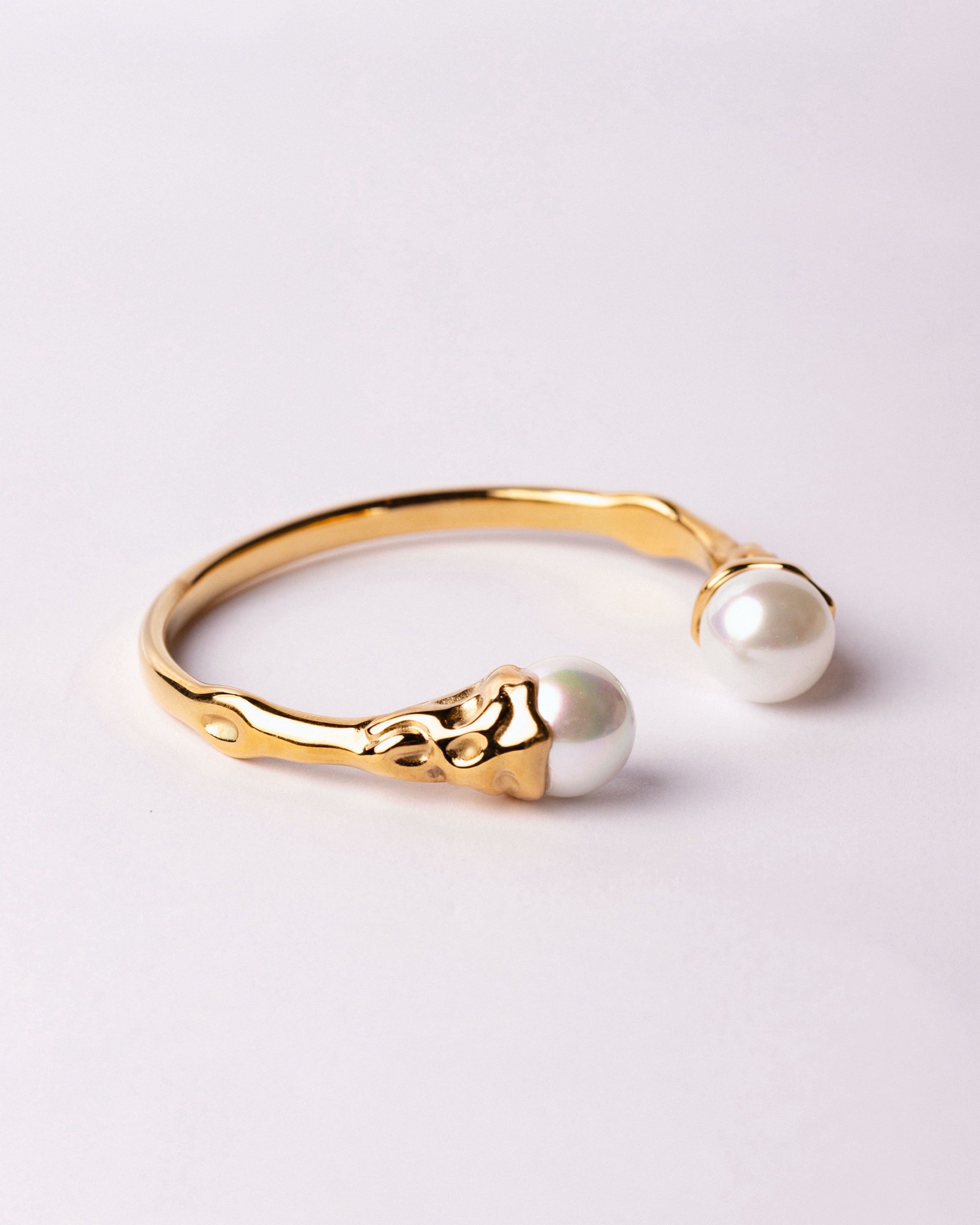 Bracciale Medema Atene Boccioli di Luce in acciaio placcato oro 18k, estremità con perle madreperla